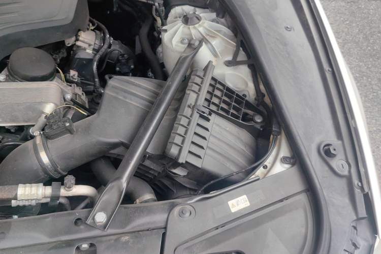 Used BMW 5 Series 2014 525Li Luxury Design Package Engine Bay Left