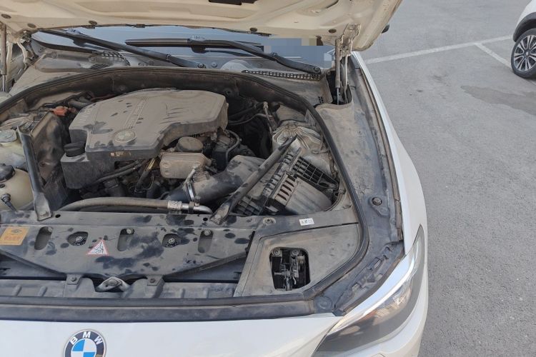 Used BMW 5 Series 2014 525Li Leading Model Engine Bay Left