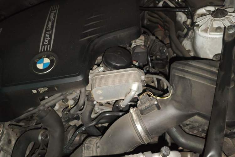 Used BMW 5 Series 2014 525Li Luxury Design Package Engine Bay Left