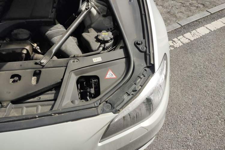 Used BMW 5 Series 2014 535Li Luxury Design Package Engine Bay Left