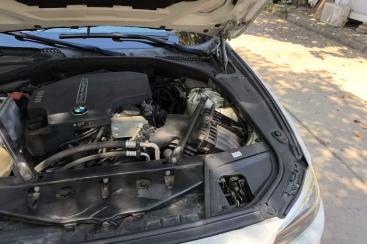 Used BMW 5 Series 2014 525Li Leading Model Engine Bay Left