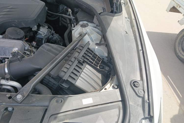 Used BMW 5 Series 2014 525Li Leading Model Engine Bay Left