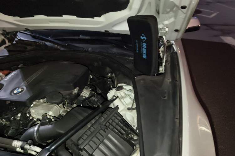 Used BMW 5 Series 2014 525Li Luxury Design Package Engine Bay Left