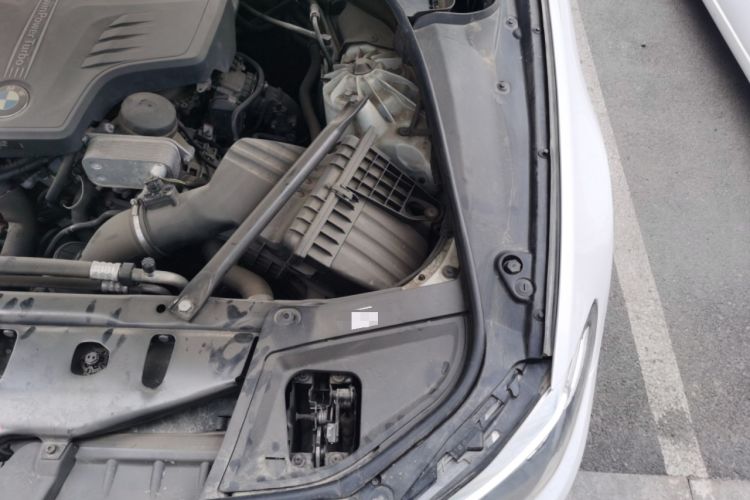 Used BMW 5 Series 2014 525Li Luxury Design Package Engine Bay Left
