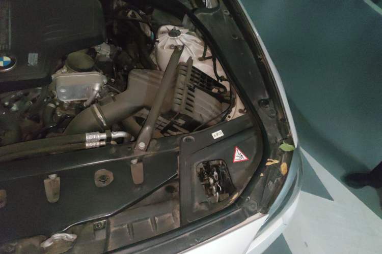 Used BMW 5 Series 2014 520i Touring Edition Engine Bay Left
