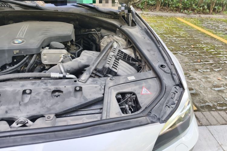 Used BMW 5 Series 2014 520Li Elegant Model Engine Bay Left