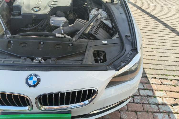 Used BMW 5 Series 2014 525Li Luxury Design Package Engine Bay Left