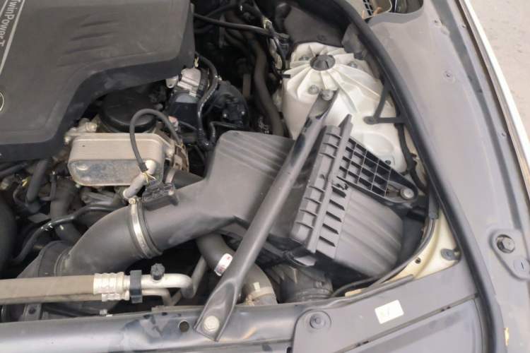 Used BMW 5 Series 2014 525Li Luxury Design Package Engine Bay Left
