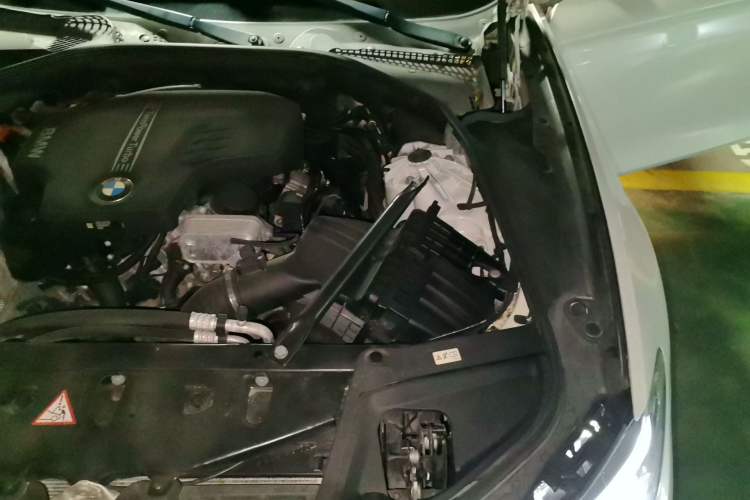 Used BMW 5 Series 2014 525Li Luxury Design Package Engine Bay Left