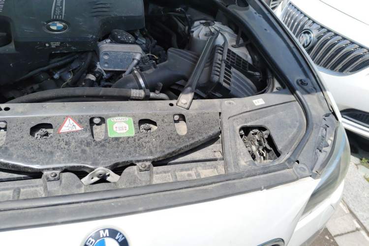 Used BMW 5 Series 2014 525Li Luxury Design Package Engine Bay Left