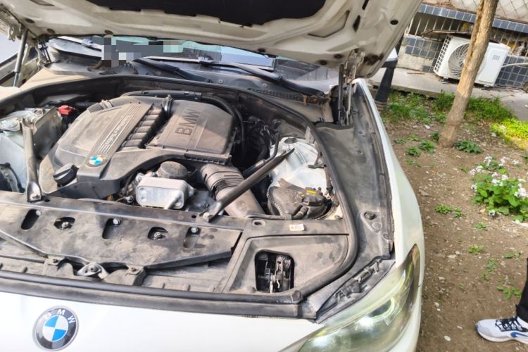 Used BMW 5 Series 2014 535Li Leading Model Engine Bay Left