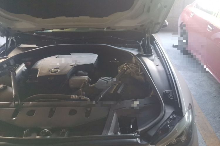Used BMW 5 Series 2014 525Li Luxury Design Package Engine Bay Left