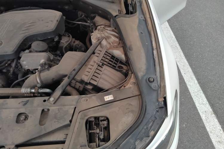 Used BMW 5 Series 2014 525Li Luxury Design Package Engine Bay Left