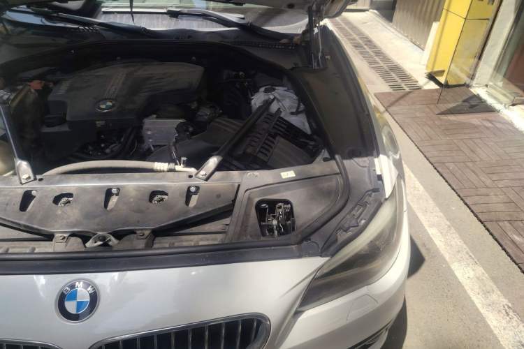 Used BMW 5 Series 2014 525Li Luxury Design Package Engine Bay Left