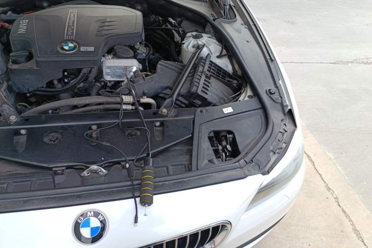 Used BMW 5 Series 2014 520Li Elegant Model Engine Bay Left