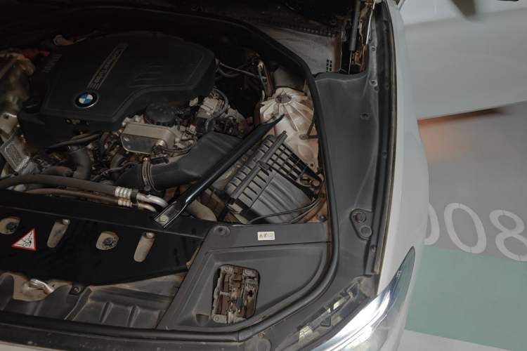 Used BMW 5 Series 2014 525Li Leading Model Engine Bay Left