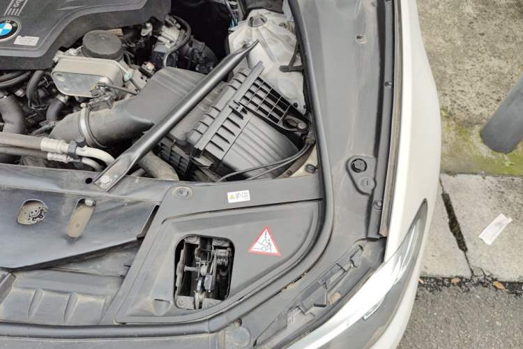 Used BMW 5 Series 2014 520i Elegant Edition Engine Bay Left