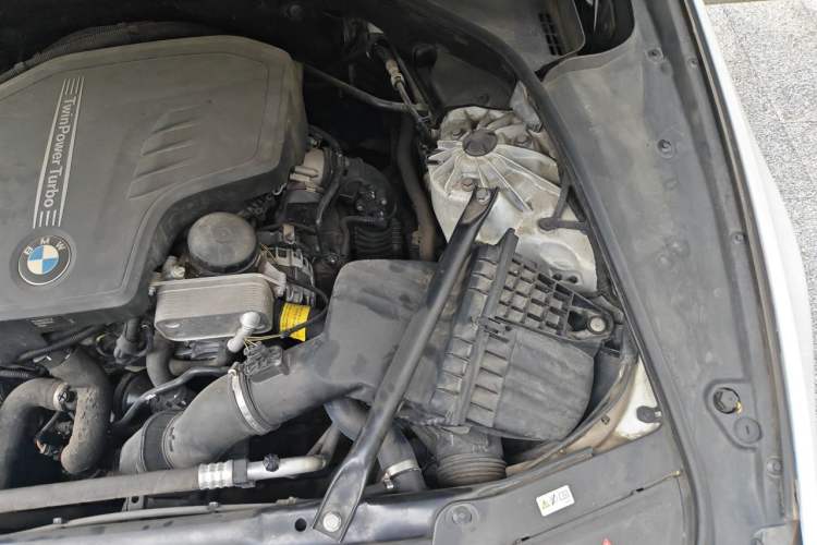 Used BMW 5 Series 2014 525Li Luxury Design Package Engine Bay Left