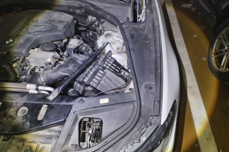 Used BMW 5 Series 2014 525Li Luxury Design Package Engine Bay Left