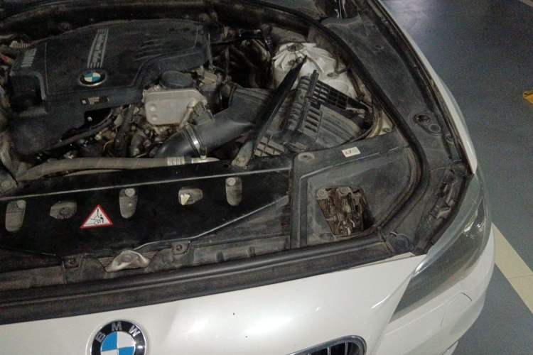 Used BMW 5 Series 2014 525Li Luxury Design Package Engine Bay Left
