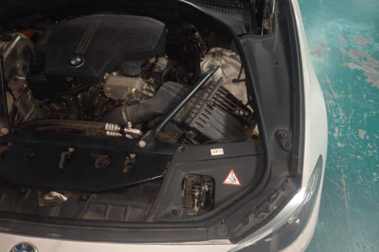 Used BMW 5 Series 2014 520Li Elegant Model Engine Bay Left