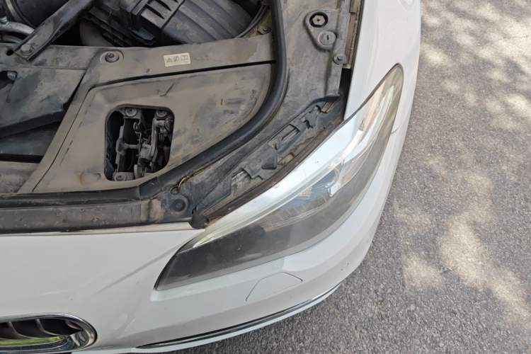 Used BMW 5 Series 2014 520Li Elegant Model Engine Bay Left