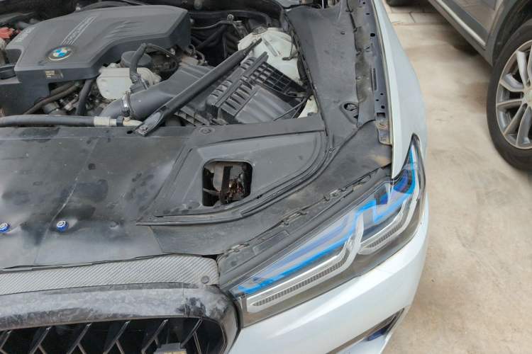 Used BMW 5 Series 2014 525Li Fashion Design Package Engine Bay Left