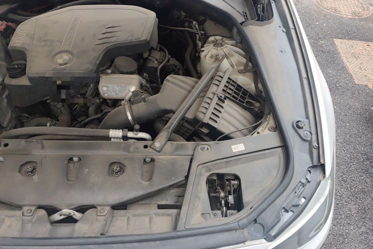 Used BMW 5 Series 2014 525Li Luxury Design Package Engine Bay Left