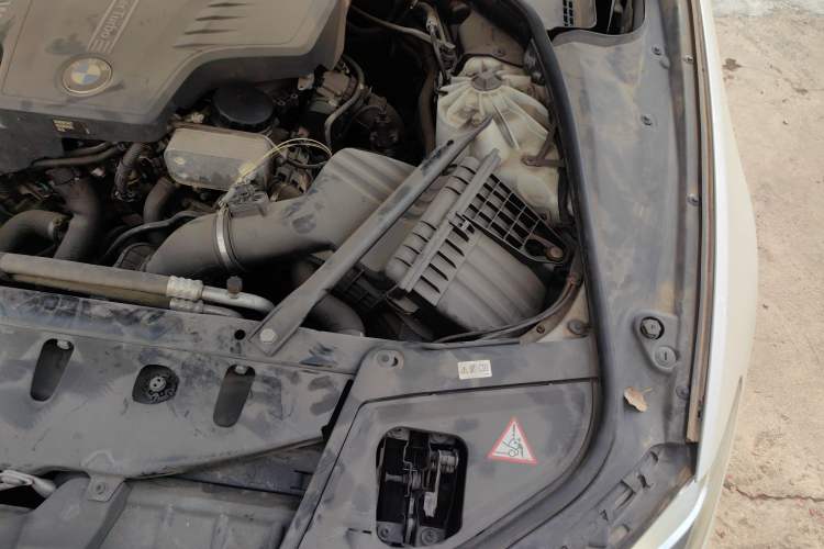 Used BMW 5 Series 2014 520Li Elegant Model Engine Bay Left