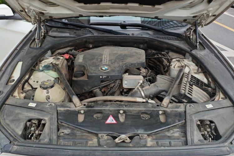 Used BMW 5 Series 2014 520Li Elegant Model Engine Bay