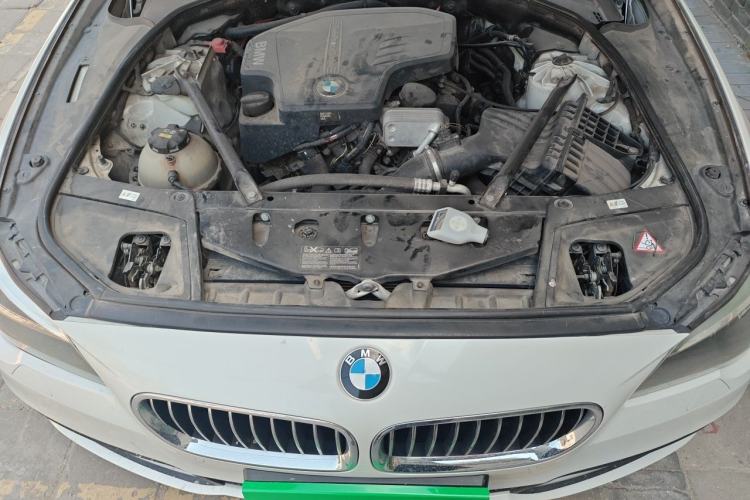 Used BMW 5 Series 2014 528Li Leading Model Engine Bay