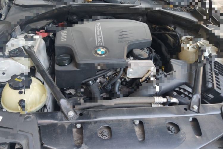 Used BMW 5 Series 2014 525Li Leading Model Engine Bay