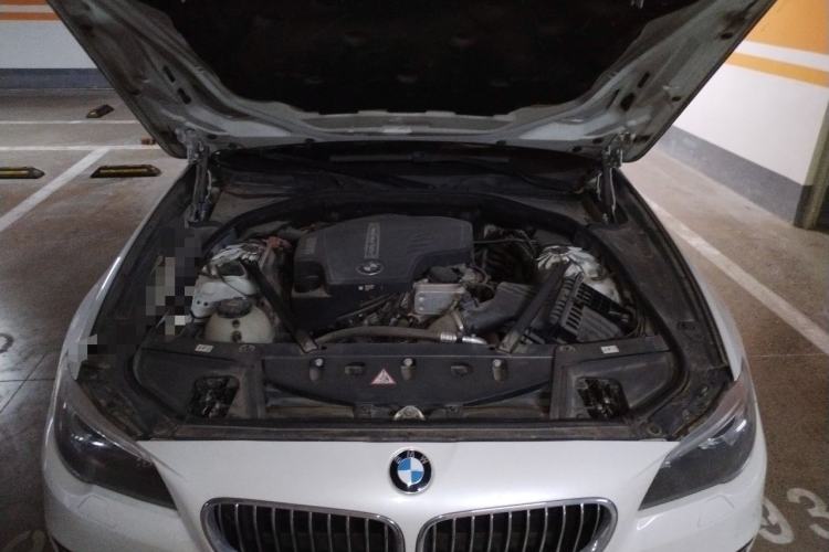 Used BMW 5 Series 2014 525Li Luxury Design Package Engine Bay
