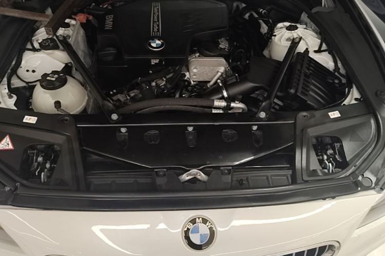Used BMW 5 Series 2014 520Li Elegant Model Engine Bay