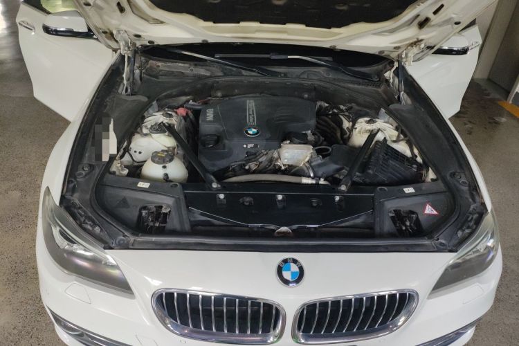 Used BMW 5 Series 2014 525Li Luxury Design Package Engine Bay