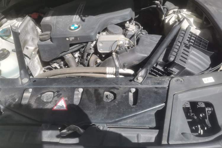 Used BMW 5 Series 2014 525Li Luxury Design Package Engine Bay