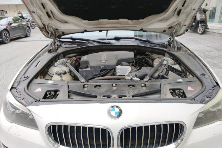 Used BMW 5 Series 2014 525Li Luxury Design Package Engine Bay