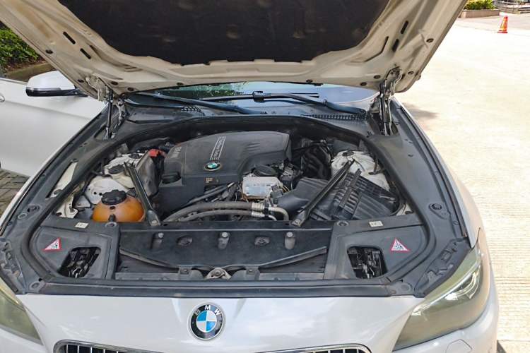 Used BMW 5 Series 2014 525Li Luxury Design Package Engine Bay