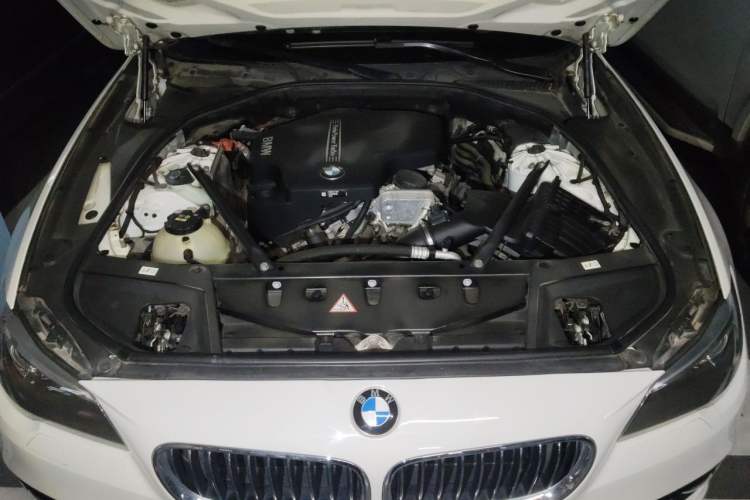 Used BMW 5 Series 2014 520Li Elegant Model Engine Bay