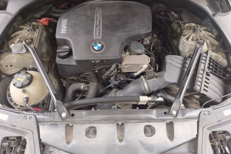 Used BMW 5 Series 2014 525Li Leading Model Engine Bay
