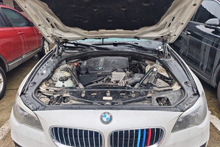 Used BMW 5 Series 2014 525Li Leading Model Engine Bay