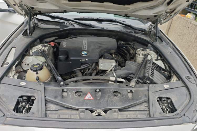 Used BMW 5 Series 2014 525Li Luxury Design Package Engine Bay