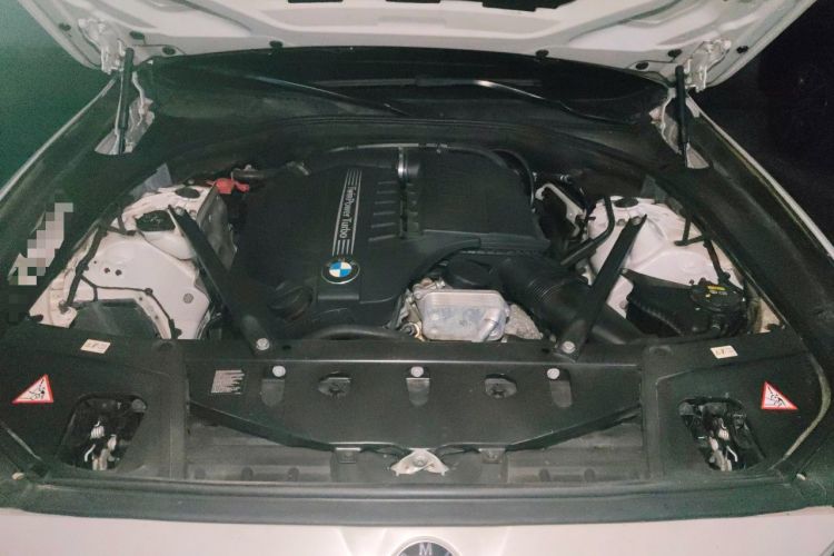 Used BMW 5 Series 2014 535Li Leading Model Engine Bay