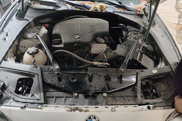 Used BMW 5 Series 2014 525Li Leading Model Engine Bay
