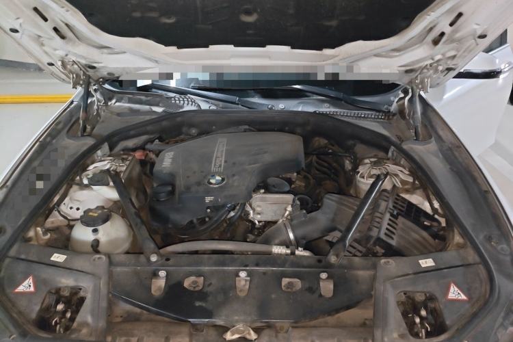 Used BMW 5 Series 2014 525Li Fashion Design Package Engine Bay