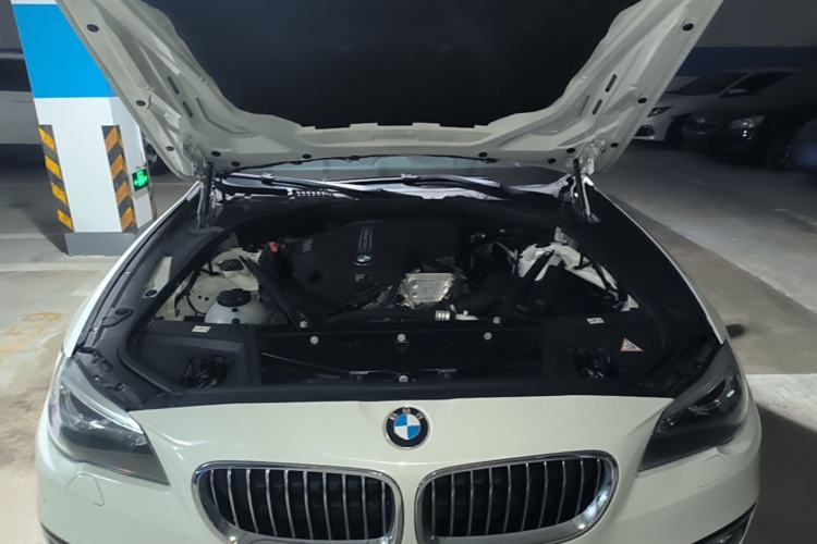Used BMW 5 Series 2014 525Li Luxury Design Package Engine Bay