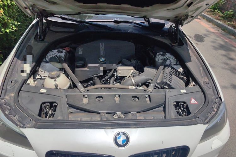 Used BMW 5 Series 2014 520Li Elegant Model Engine Bay