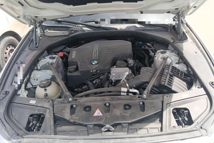 Used BMW 5 Series 2014 525Li Leading Model Engine Bay