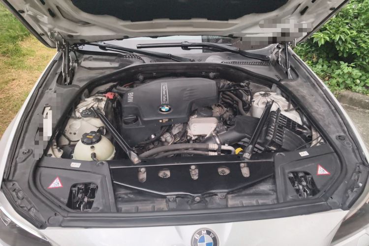 Used BMW 5 Series 2014 525Li Luxury Design Package Engine Bay