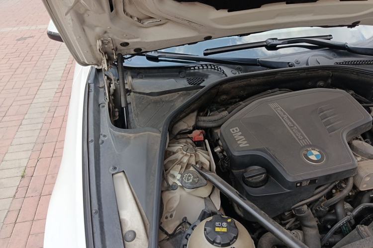 Used BMW 5 Series 2014 520i Elegant Edition Engine Bay Right